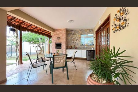 Casa à venda com 418m², 3 quartos e 4 vagas