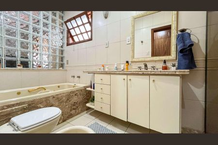 Casa à venda com 418m², 3 quartos e 4 vagas