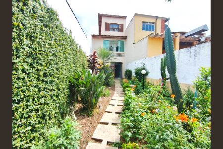 Casa à venda com 250m², 4 quartos e 6 vagasÁrea Externa