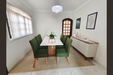 Casa à venda com 250m², 4 quartos e 6 vagasSala de Jantar