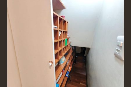 Casa à venda com 250m², 4 quartos e 6 vagasÁrea Externa