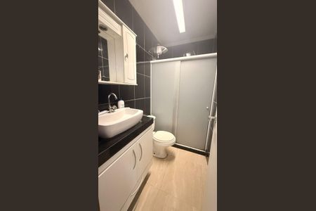 Banheiro da Suíte de casa de condomínio para alugar com 3 quartos, 120m² em Recreio dos Bandeirantes, Rio de Janeiro