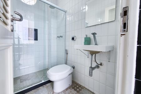 Apartamento para alugar com 400m², 6 quartos e sem vaga Apartamento para alugar com 400m², 6 quartos e sem vagaBanheiro de Serviço