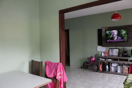 Casa à venda com 98m², 2 quartos e sem vagaSala