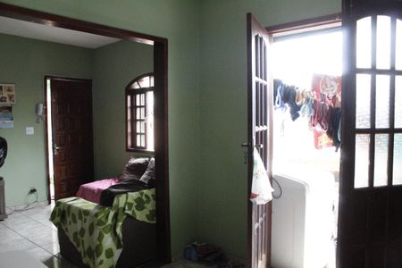 Casa à venda com 98m², 2 quartos e sem vagaSala