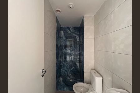 Apartamento para alugar com 39m², 2 quartos e sem vaga Apartamento para alugar com 39m², 2 quartos e sem vagaBanheiro