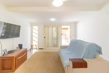 Sala de casa para alugar com 3 quartos, 200m² em Hípica, Porto Alegre