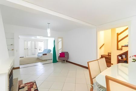 Sala de casa para alugar com 3 quartos, 200m² em Hípica, Porto Alegre