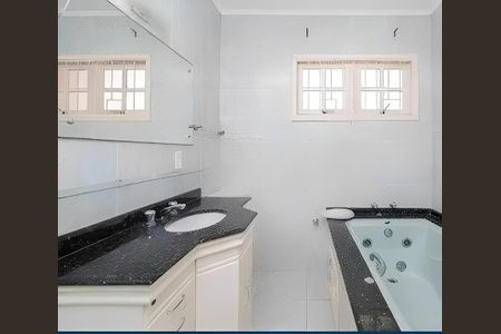 Casa para alugar com 200m², 3 quartos e 2 vagas Casa para alugar com 200m², 3 quartos e 2 vagasBanheiro Suíte