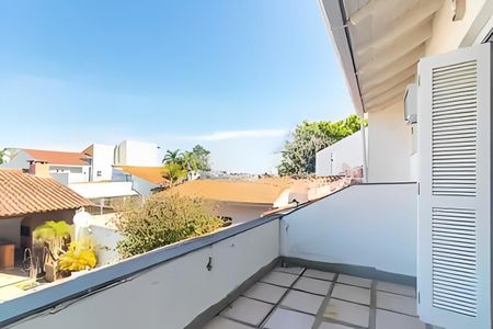 Casa para alugar com 200m², 3 quartos e 2 vagas Casa para alugar com 200m², 3 quartos e 2 vagasSuíte Sacada