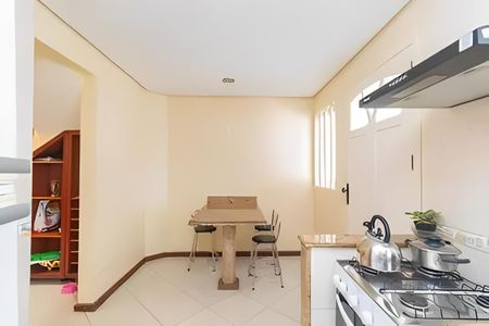 Casa para alugar com 200m², 3 quartos e 2 vagas Casa para alugar com 200m², 3 quartos e 2 vagasCozinha