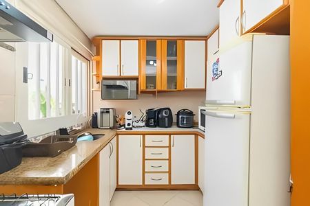 Casa para alugar com 200m², 3 quartos e 2 vagas Casa para alugar com 200m², 3 quartos e 2 vagasCozinha