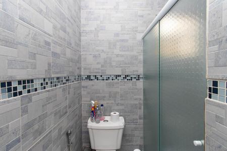 Casa à venda com 190m², 5 quartos e 4 vagasBanheiro da Suíte 2