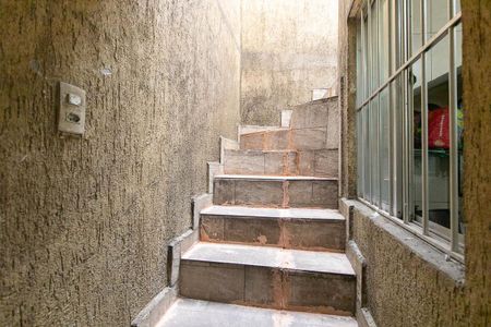 Casa à venda com 190m², 5 quartos e 4 vagasEscada Externa