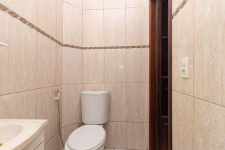 Casa à venda com 190m², 5 quartos e 4 vagasBanheiro da Suíte 4