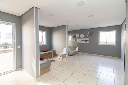 Apartamento à venda com 37m², 2 quartos e sem vagaÁrea comum - Salão de festas