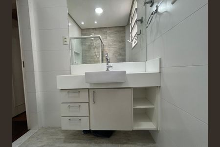 Apartamento à venda com 79m², 2 quartos e sem vagaBanheiro