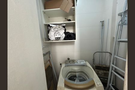 Apartamento à venda com 79m², 2 quartos e sem vagaBanheiro de serviço