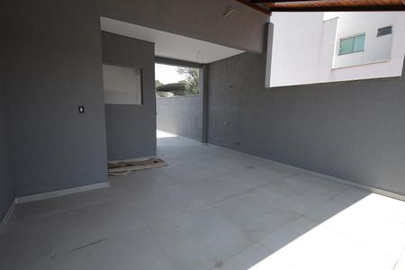 Casa à venda com 125m², 3 quartos e 2 vagasCobertura