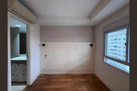 Apartamento à venda com 133m², 2 quartos e 2 vagas Apartamento à venda com 133m², 2 quartos e 2 vagasSuíte