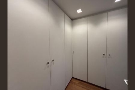 Apartamento à venda com 133m², 2 quartos e 2 vagas Apartamento à venda com 133m², 2 quartos e 2 vagasSuíte