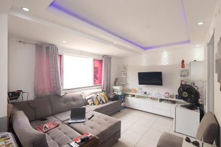 Sala de casa de condomínio para alugar com 2 quartos, 88m² em Guaratiba, Rio de Janeiro