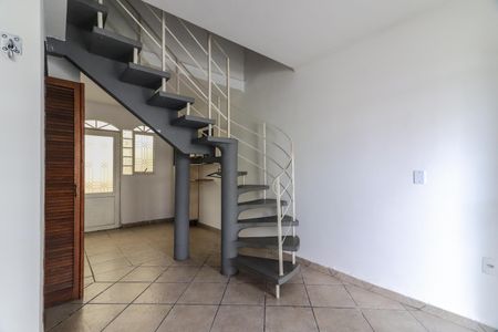 Casa à venda com 90m², 5 quartos e 1 vaga Casa à venda com 90m², 5 quartos e 1 vagaSala