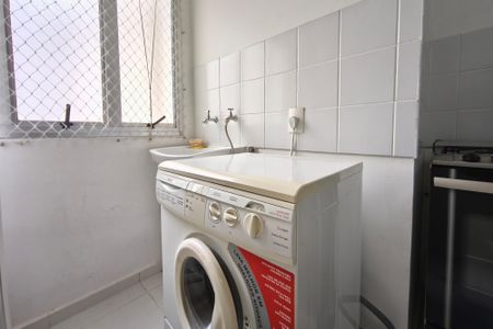 Apartamento à venda com 65m², 3 quartos e 1 vagaÁrea de Serviço