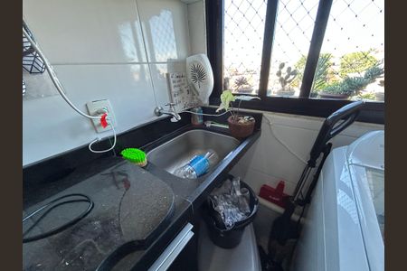 Apartamento à venda com 65m², 3 quartos e 1 vagaÁrea de Serviço