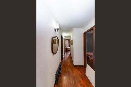 Apartamento à venda com 187m², 4 quartos e 2 vagasCorredor