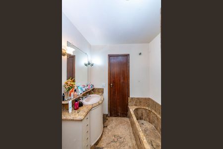 Apartamento à venda com 187m², 4 quartos e 2 vagasBanheiro Social