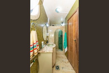 Apartamento à venda com 187m², 4 quartos e 2 vagasBanheiro da Suíte