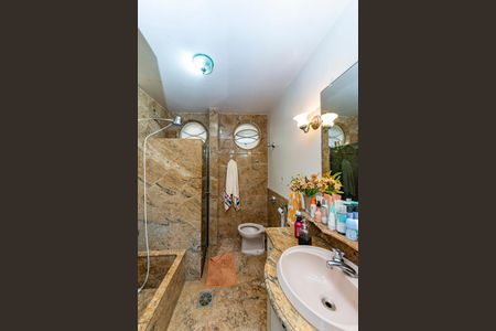 Apartamento à venda com 187m², 4 quartos e 2 vagasBanheiro Social