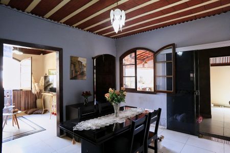 Casa à venda com 597m², 4 quartos e 7 vagasSala de Jantar