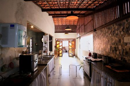 Casa à venda com 597m², 4 quartos e 7 vagasCozinha