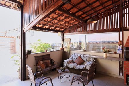 Casa à venda com 597m², 4 quartos e 7 vagasVaranda gourmet