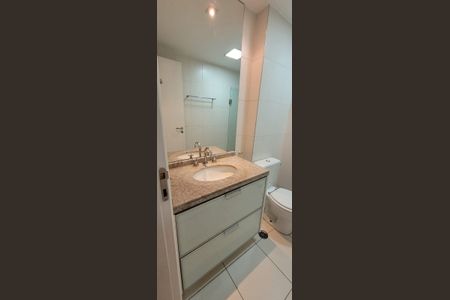 Apartamento à venda com 104m², 3 quartos e 2 vagasBanheiro da Suíte