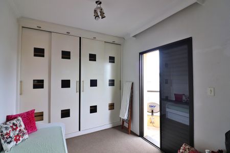 Apartamento à venda com 64m², 2 quartos e 2 vagasQuarto 2