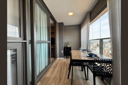 Studio à venda com 28m², 1 quarto e sem vaga Studio à venda com 28m², 1 quarto e sem vagaVaranda