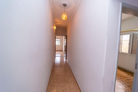 Casa à venda com 250m², 3 quartos e 2 vagas Casa à venda com 250m², 3 quartos e 2 vagasCorredor