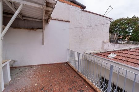 Casa à venda com 250m², 3 quartos e 2 vagas Casa à venda com 250m², 3 quartos e 2 vagasTerraço