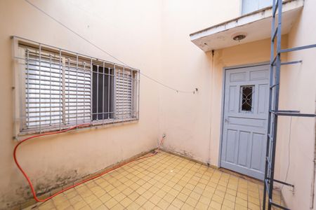 Casa à venda com 250m², 3 quartos e 2 vagas Casa à venda com 250m², 3 quartos e 2 vagasQuintal Lateral