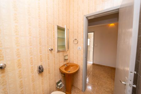 Casa à venda com 250m², 3 quartos e 2 vagas Casa à venda com 250m², 3 quartos e 2 vagasBanheiro 2