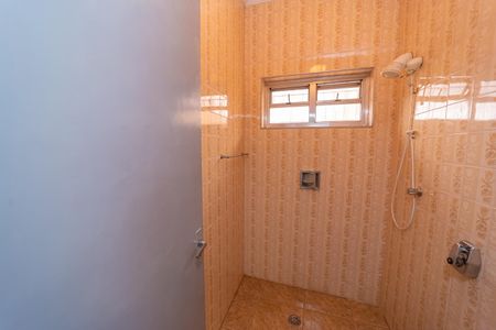 Casa à venda com 250m², 3 quartos e 2 vagas Casa à venda com 250m², 3 quartos e 2 vagasBanheiro 2