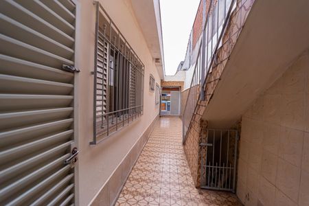 Casa à venda com 250m², 3 quartos e 2 vagas Casa à venda com 250m², 3 quartos e 2 vagasCorredor