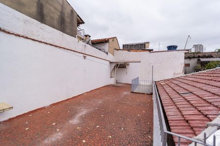 Casa à venda com 250m², 3 quartos e 2 vagas Casa à venda com 250m², 3 quartos e 2 vagasTerraço