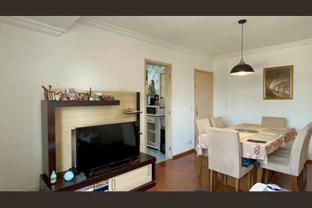 Apartamento para alugar com 73m², 2 quartos e sem vaga Apartamento para alugar com 73m², 2 quartos e sem vagaSala de TV