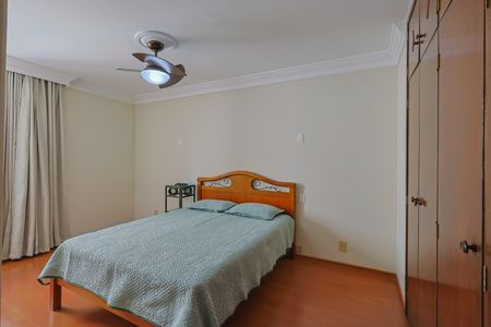 Apartamento à venda com 122m², 3 quartos e 2 vagas Apartamento à venda com 122m², 3 quartos e 2 vagasQuarto 3 - Suíte