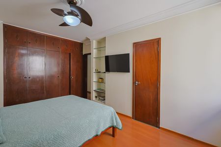 Apartamento à venda com 122m², 3 quartos e 2 vagas Apartamento à venda com 122m², 3 quartos e 2 vagasQuarto 3 - Suíte