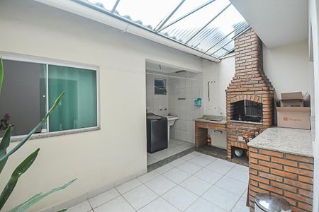 Casa à venda com 206m², 3 quartos e 6 vagas Casa à venda com 206m², 3 quartos e 6 vagasChurrasqueira